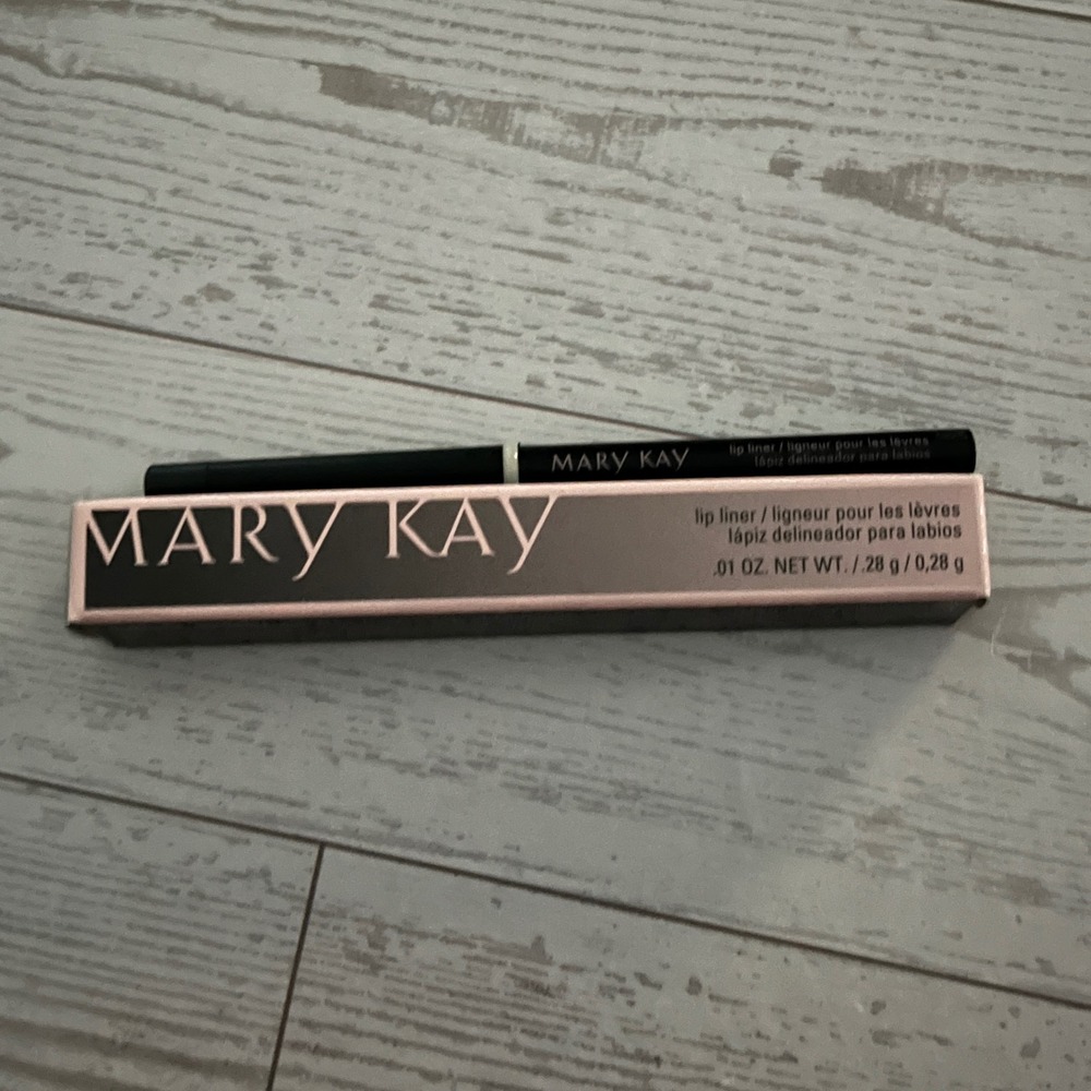 Mary Kay Lip Liner Clear Retractable Pencil with Sharpener 0.01 oz 048453